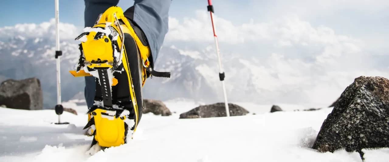 Jak wybrać raki? Kompletny przewodnik po bezpieczeństwie w górach
